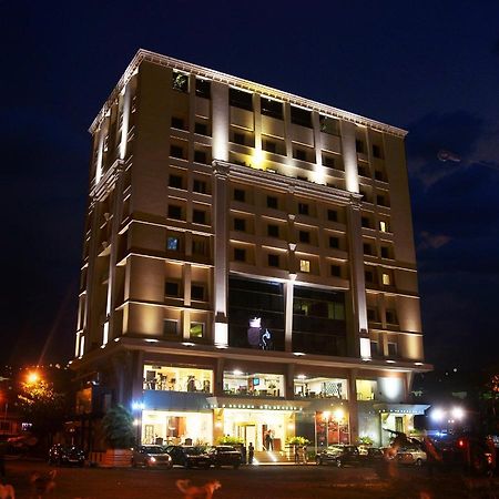 De Sovrani Hotel Calcutá Exterior foto