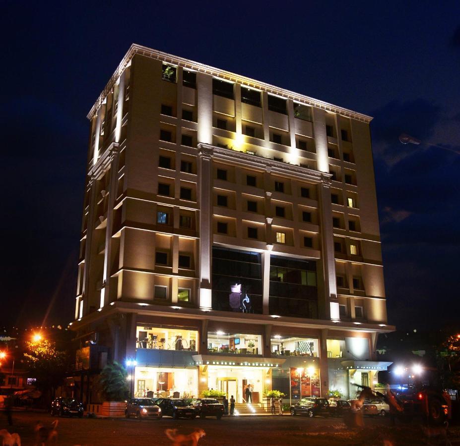 De Sovrani Hotel Calcutá Exterior foto